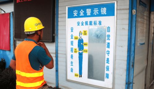 建筑工人日薪四五百惹人羡 看完其日常劳保用品后,网友沉默了